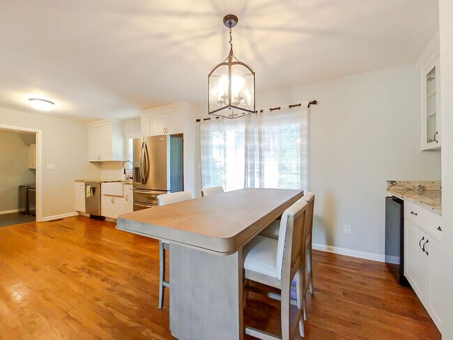 Building Photo - Furnished 4 Bedroom Rental in National Hills. Available now!