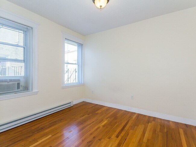 Building Photo - 85 Park Dr