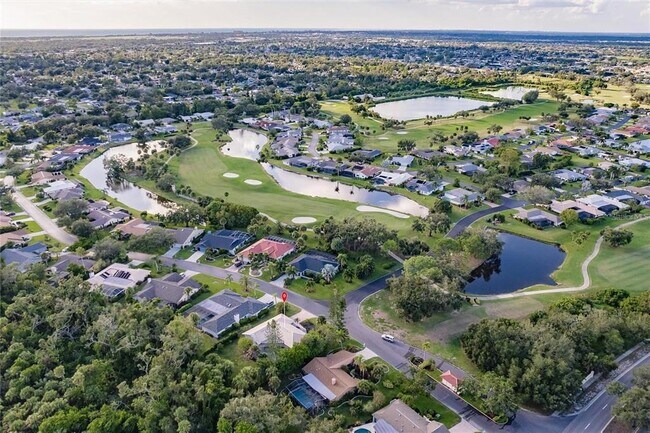 Building Photo - 904 S Doral Ln