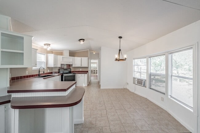 Building Photo - 419 Wood River Rd