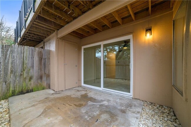Building Photo - 2600 Penny Ln