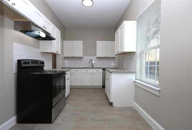 Building Photo - 4445 Rusk St