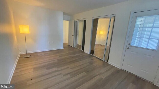 Building Photo - 18302 Streamside Dr