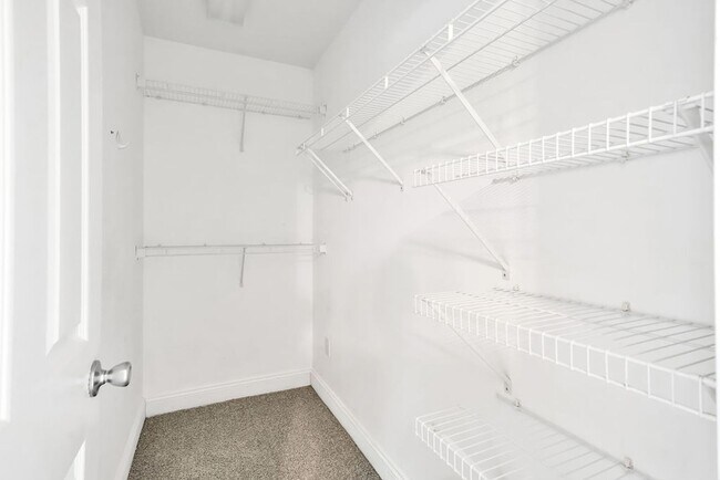 Building Photo - 104 Grasmere Ct
