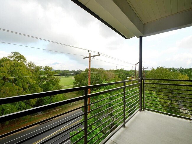 Building Photo - 2612 W 12th St