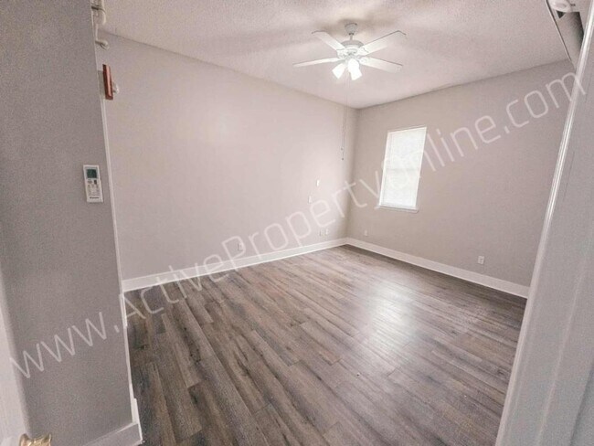 Building Photo - 1873 Hardeman Ave