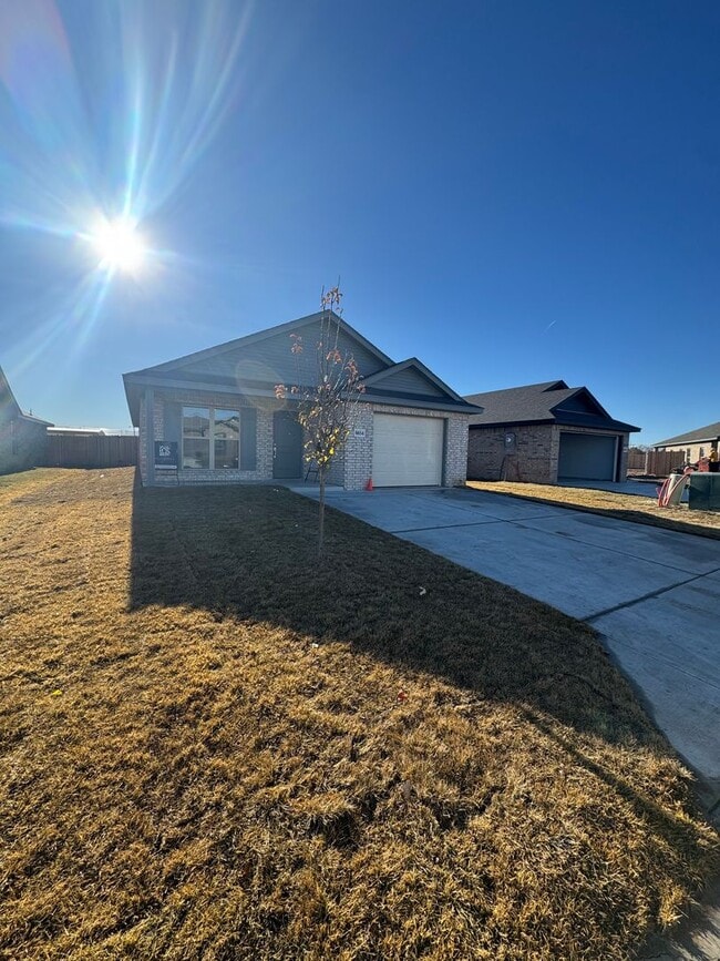 Building Photo - 3/2/1 Fabulous new build 2025 1/2 off special 1st month's rent