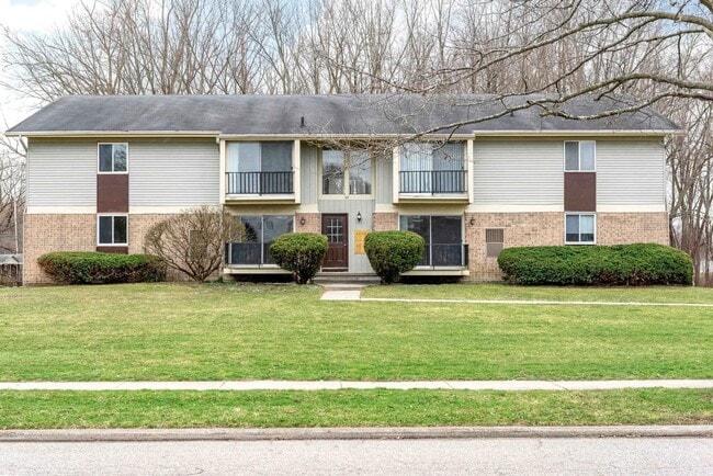 Building Photo - Everett Apartments - 119-07