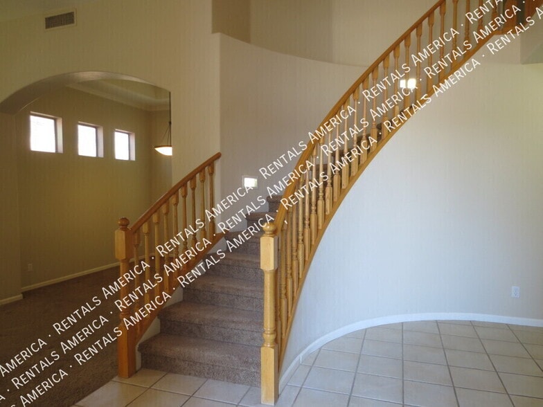 Building Photo - 2671 S Leonard Pl
