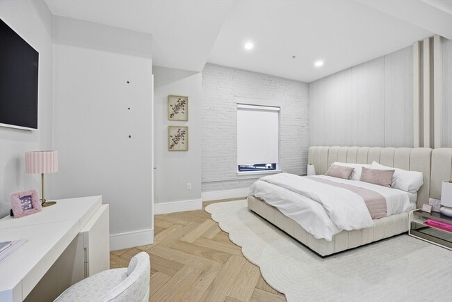 Building Photo - 125 Broad St