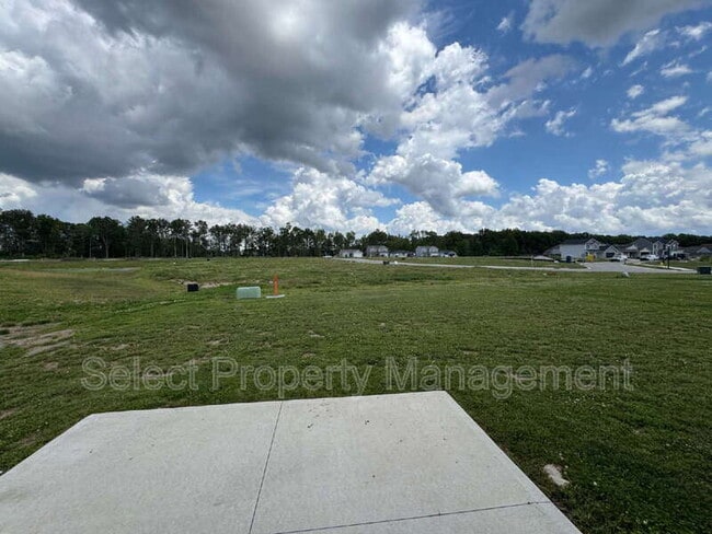 Building Photo - 390 Zebulon Cv