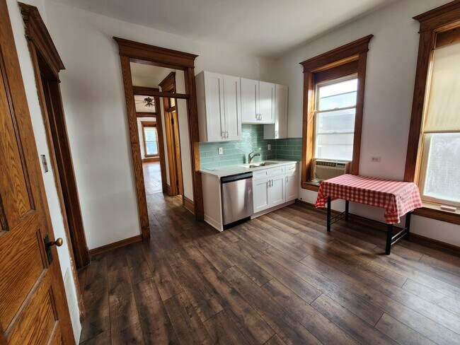 Building Photo - 2404 W Superior St