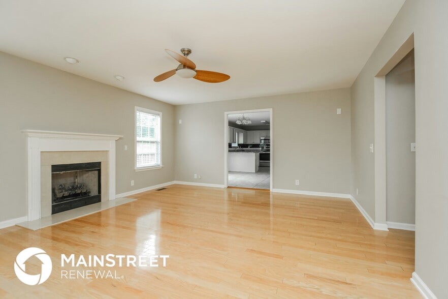 Building Photo - 2116 Camille Dr