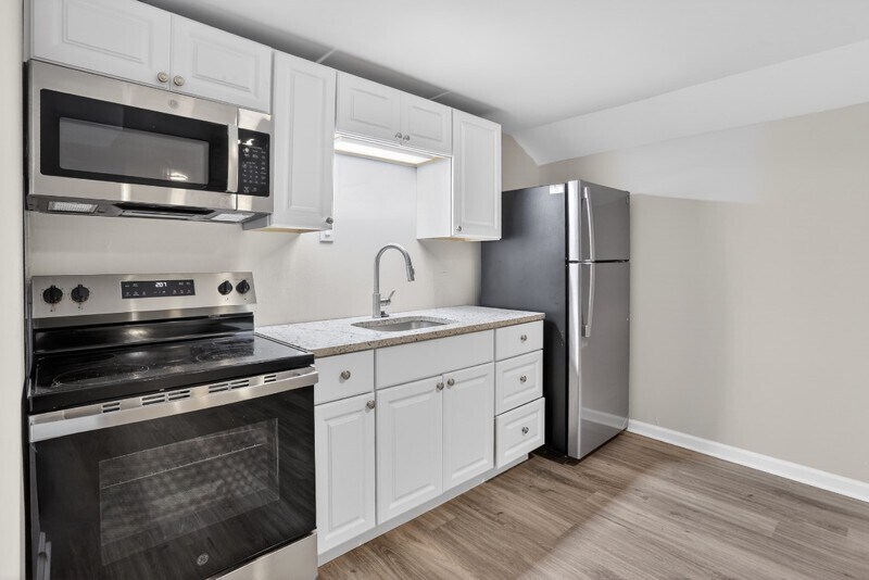 Building Photo - 586 Oakside Dr SW