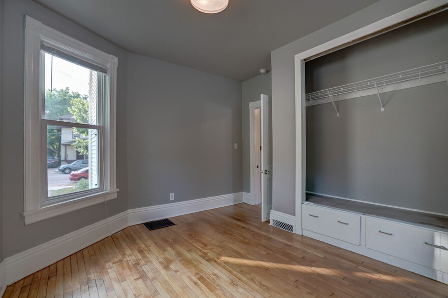 Building Photo - 538 W Wilson St