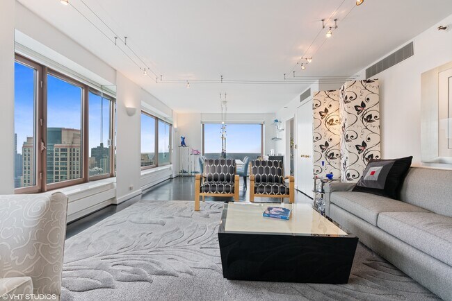 Building Photo - 161 E Chicago Ave