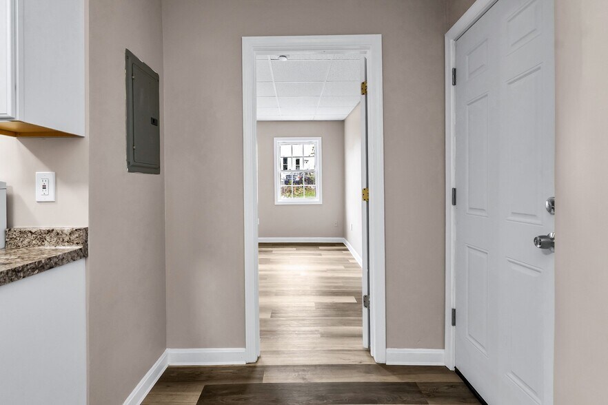 Building Photo - 153 Union St