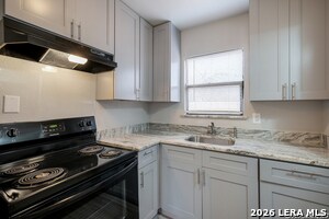 Building Photo - 325 S Hackberry St