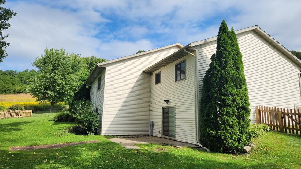 Building Photo - 727 Eagle Cir