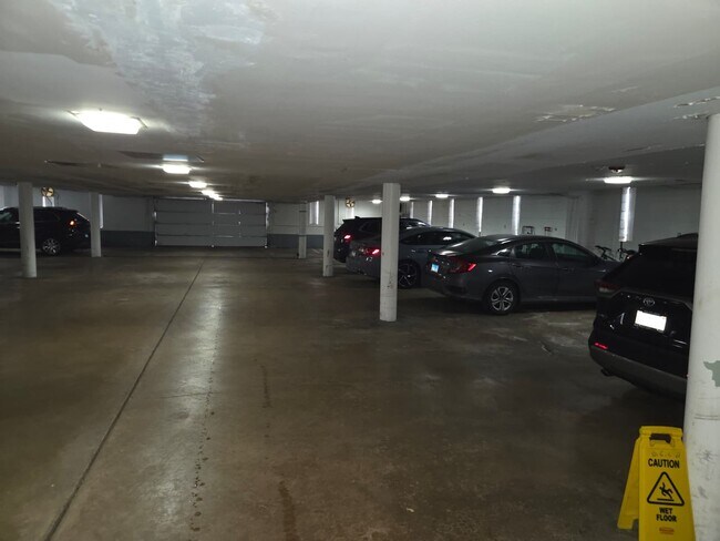 Building Photo - 400 Thames Pkwy