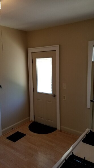 Building Photo - 117 Clapp St