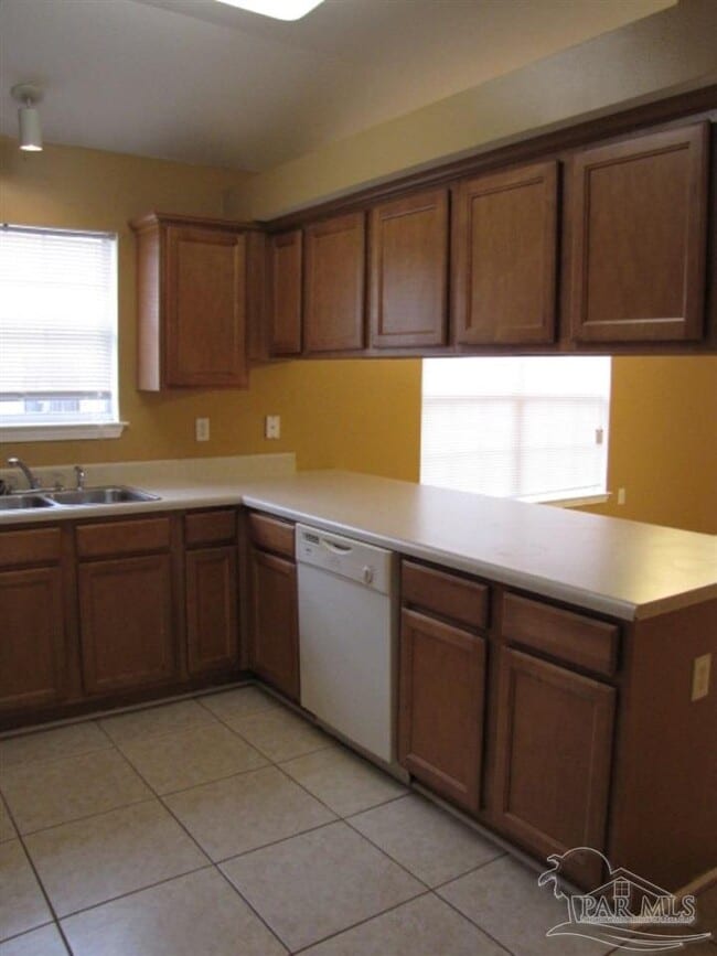 Building Photo - 5927 Bilek Dr