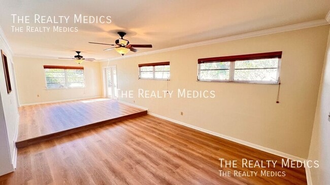 Building Photo - 1516 Dove Dr