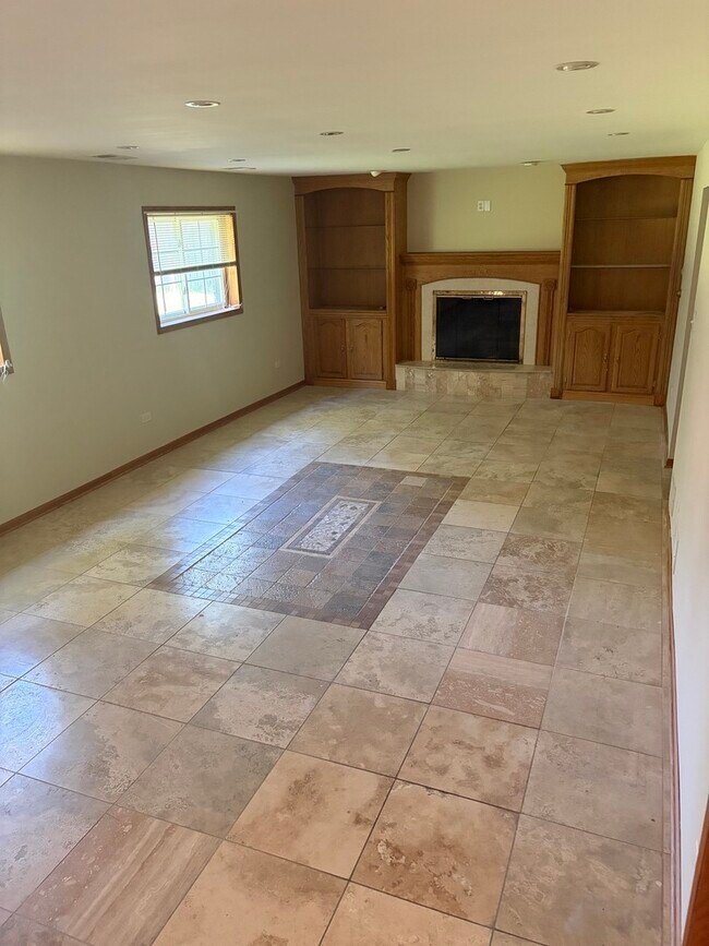 Building Photo - 14310 Mallard Dr