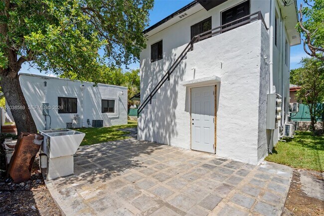 Building Photo - 1824 NW 47th St