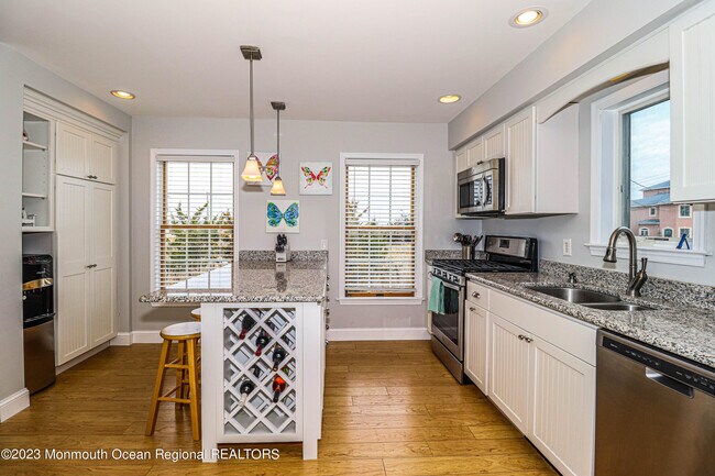 Building Photo - 1095 Island Dr
