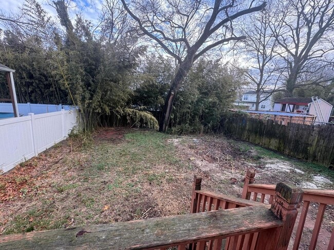 Building Photo - 309 S Lowell Ave