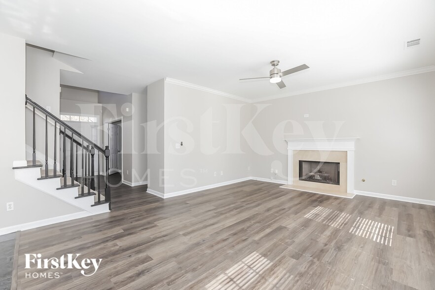 Building Photo - 2127 Mitford Ct