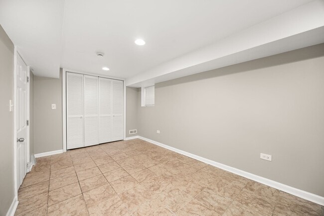 Building Photo - 1900 Highland Ave