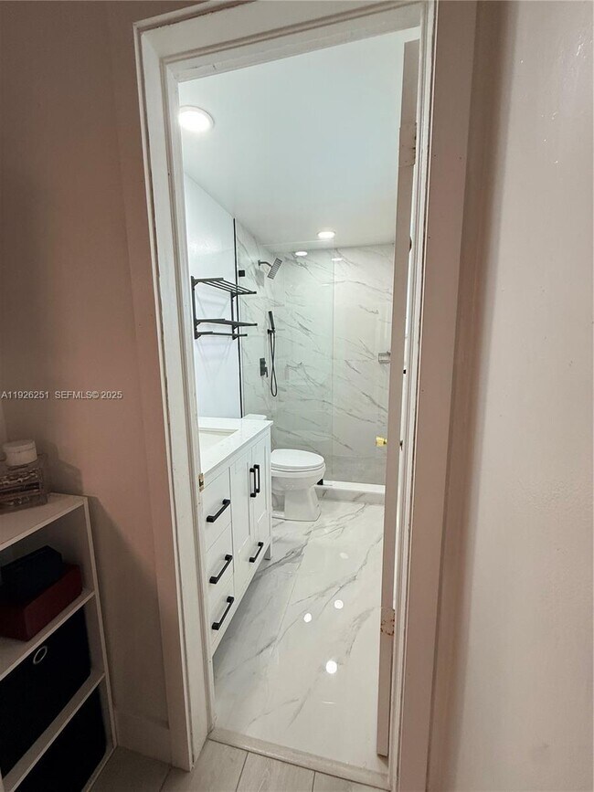 Building Photo - 2310 N 70th Ave