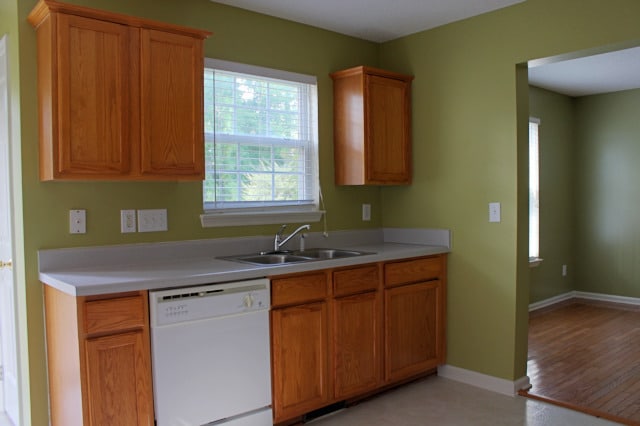 Building Photo - Charming, Well-Loved 3 Bedroom Home near the Streets at Southpoint!