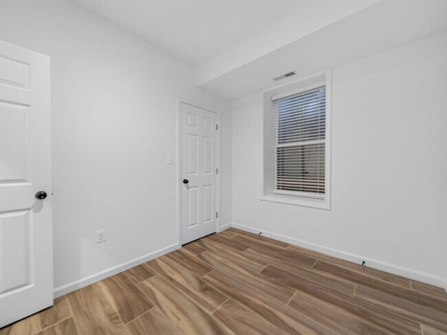 Building Photo - 3214 Dubois Pl SE