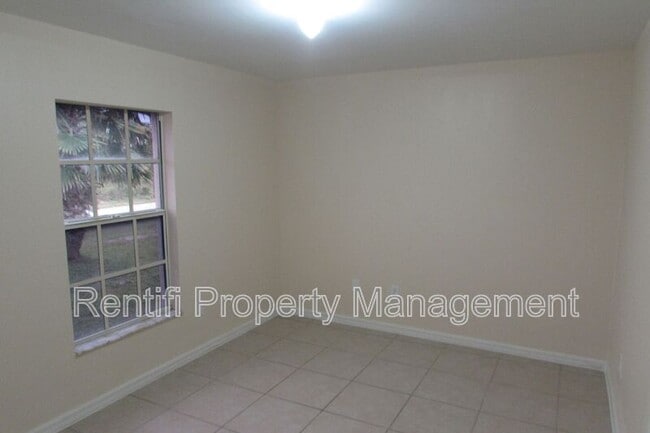 Building Photo - 1562 Gilbert Ave S