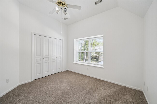 Building Photo - 174 W Greywing Cir