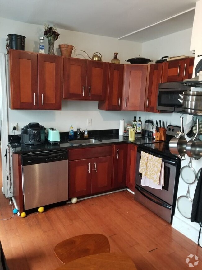 Building Photo - Spacious studio in a great area in Fishtown