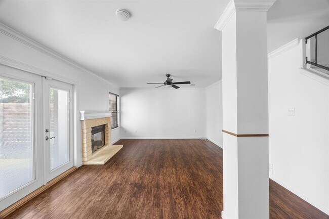 Building Photo - 12800 Meehan Dr