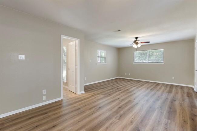 Building Photo - 78 Deerfoot Ct