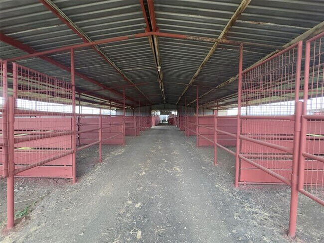 Building Photo - 100 Simmons Family Farm Rd