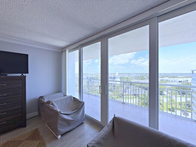 Building Photo - 3546 S Ocean Blvd