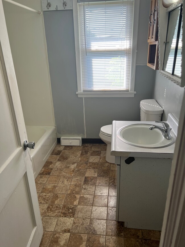 Bathroom - 205 Jackson Ave NW