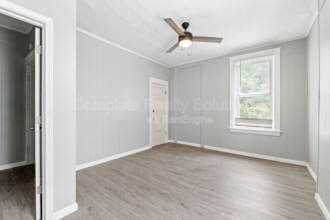 Building Photo - 4222 S 38th St