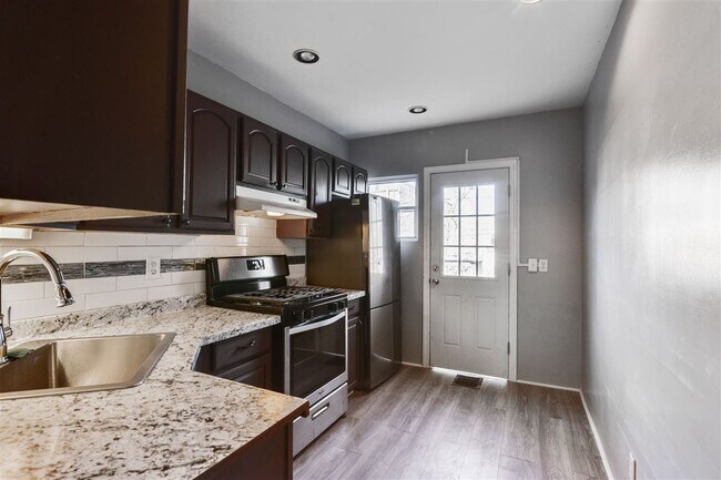 Building Photo - 434 Fairmount Ave