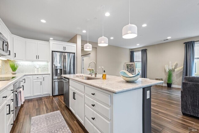 Building Photo - 343 Silver Ridge Dr