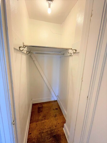 Building Photo - 6532 Wilkins Ave