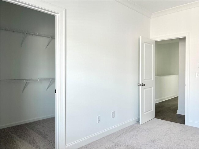 Building Photo - 3589 Myron Pl