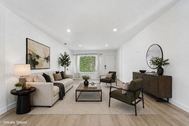 Building Photo - Modern Gated Retreat on a Private Lot.